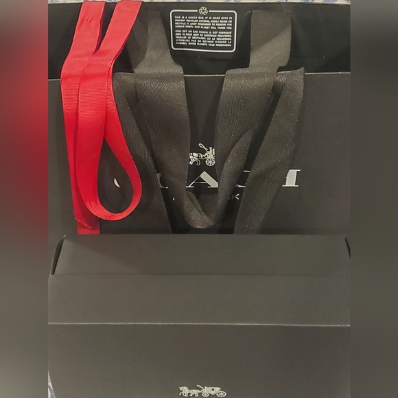 Coach Shopping Black Gift Bag And Box, Small White Dust Bag (Includes Free Gift) - Picture 2 of 8